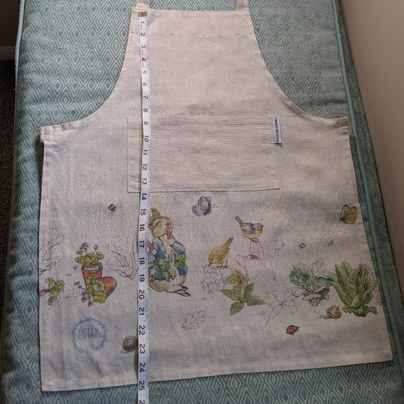 William Sonoma Children's Beatrix Potter Peter Rabbit Apron - Picture 13 of 16